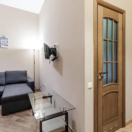 On Stavropihiiska Street 3 Apartment Lviv
