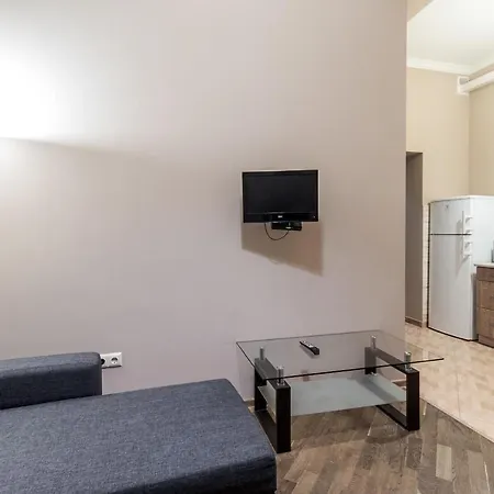 On Stavropihiiska Street 3 *