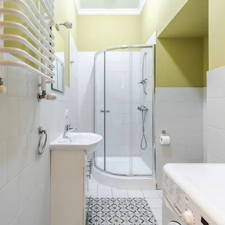 On Stavropihiiska Street 3