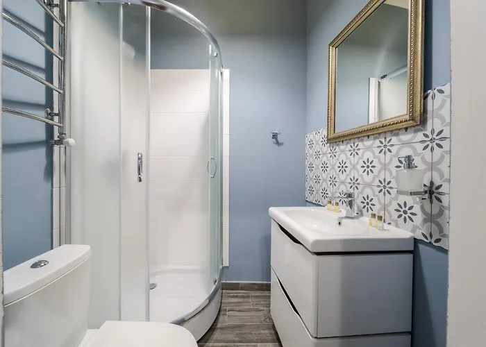 On Stavropihiiska Street 3 *