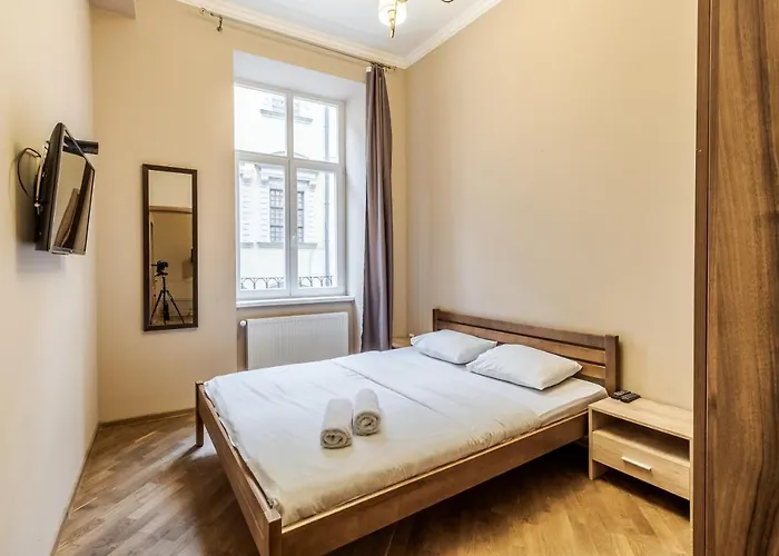 On Stavropihiiska Street 3