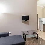 On Stavropihiiska Street 3 *