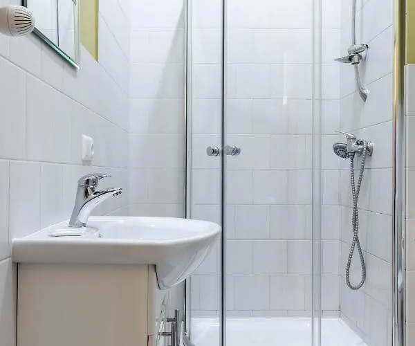 公寓 On Stavropihiiska Street 3 利沃夫